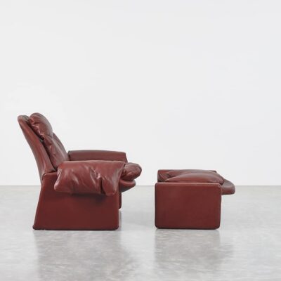 Proposals P60 Lounge Chair and Ottoman by Vittorio Introini for Saporiti