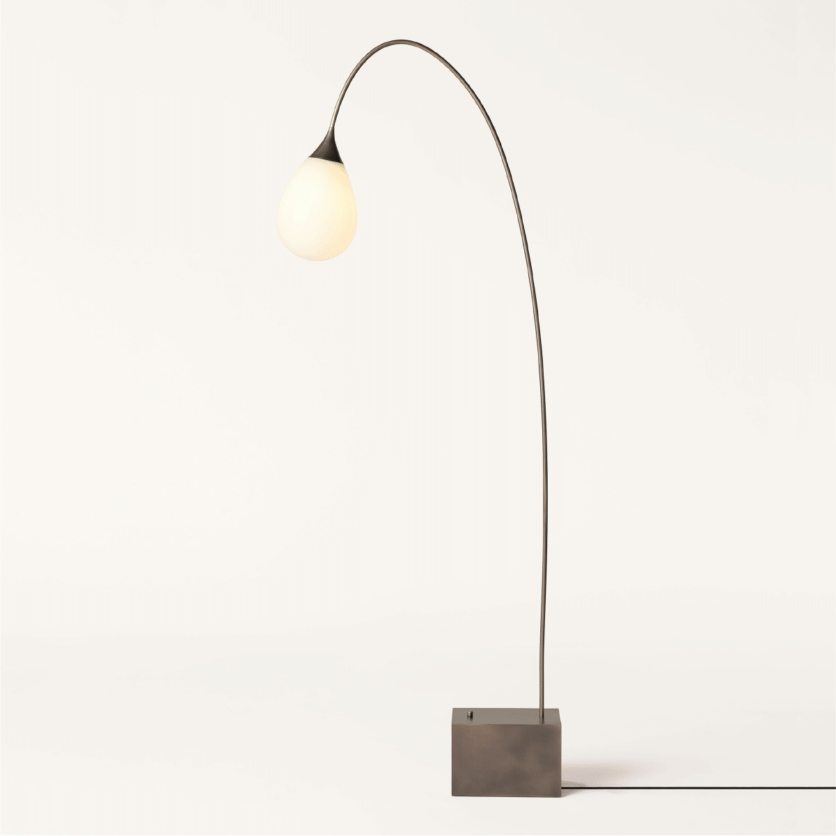 konekt_Lighting_Teardrop Floor Lamp
