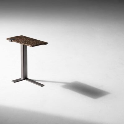 Hillock Plié Un Cocktail Table