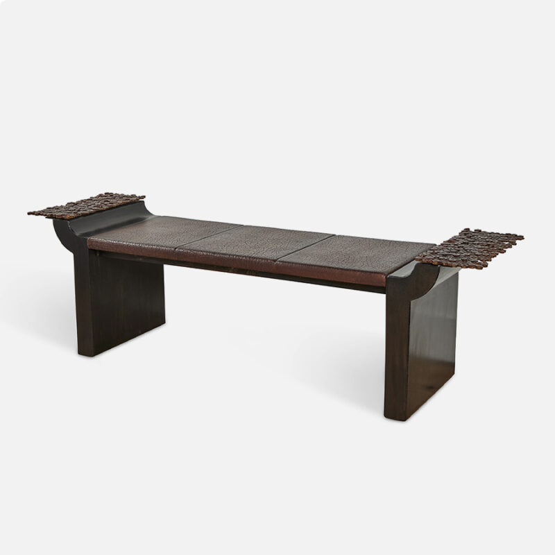 Amor Bench