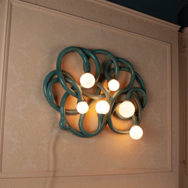 6 Globe Wall Squiggle