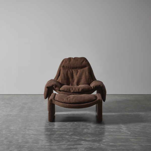 Proposals P60 Lounge Chair and Ottoman by Vittorio Introini for Saporiti