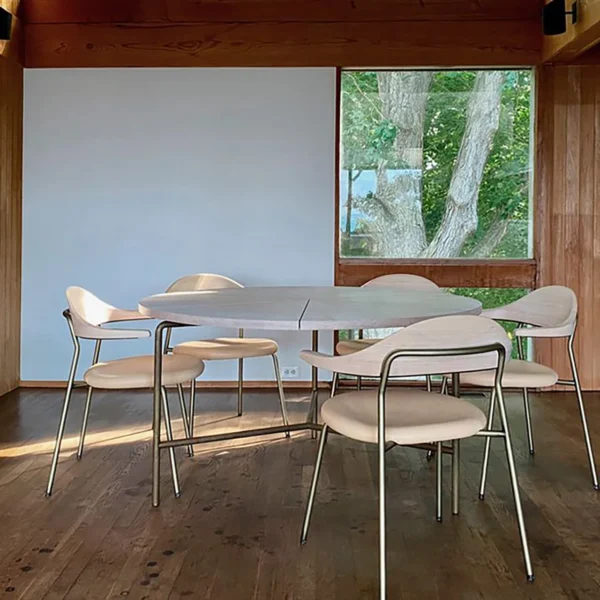 Bicorn Chair