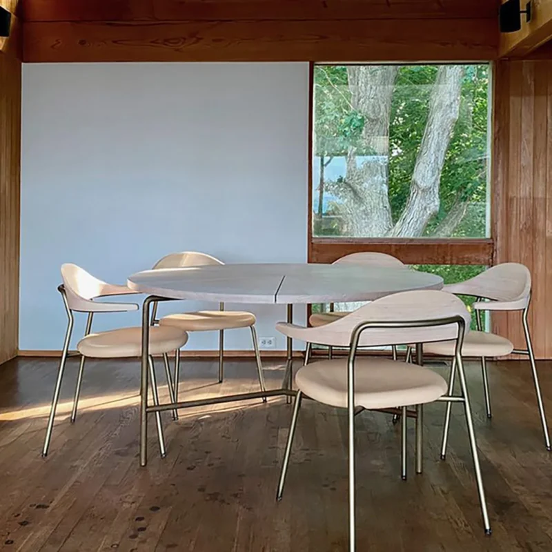 Bicorn Chair