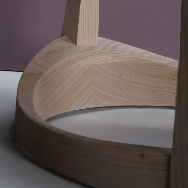 L01 Armchair