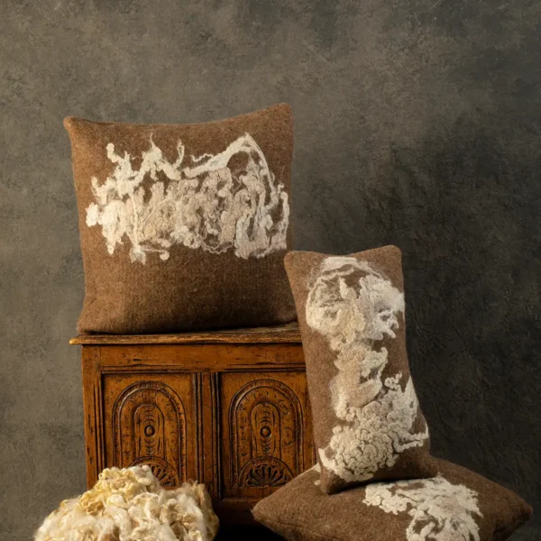 CREAM WENSLEYDALE ON SHETLAND BROWN