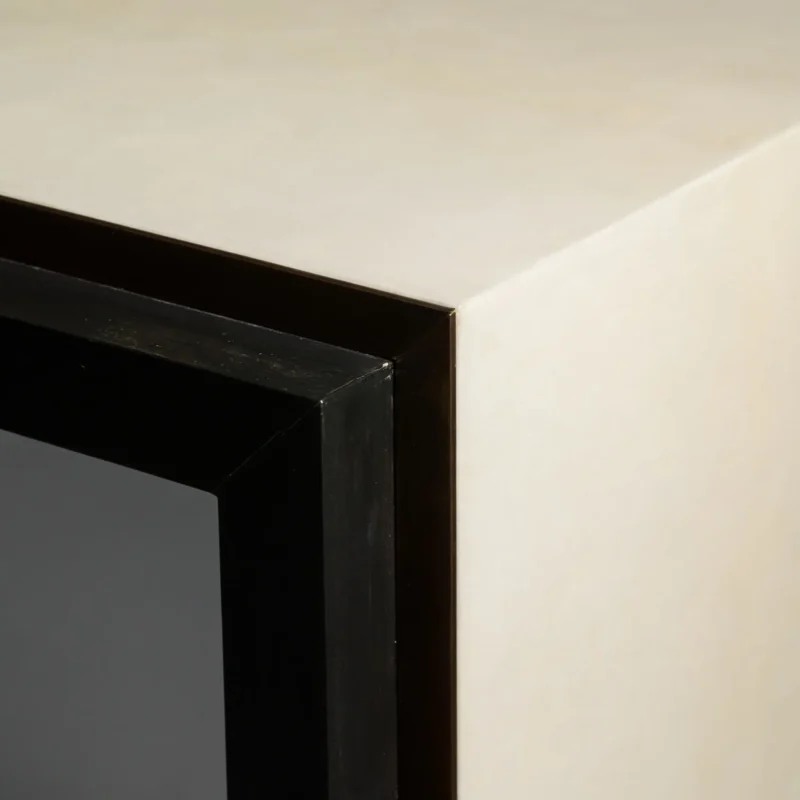 Levi Console