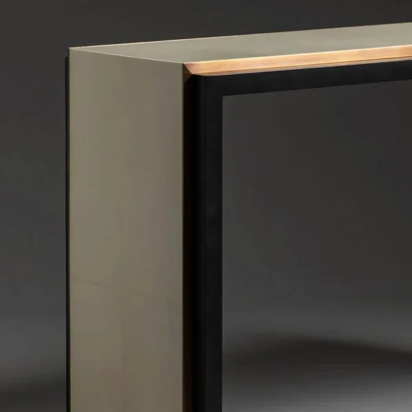 Levi Console