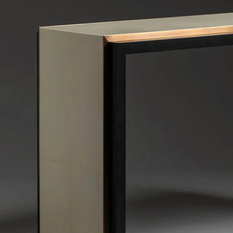 Levi Console