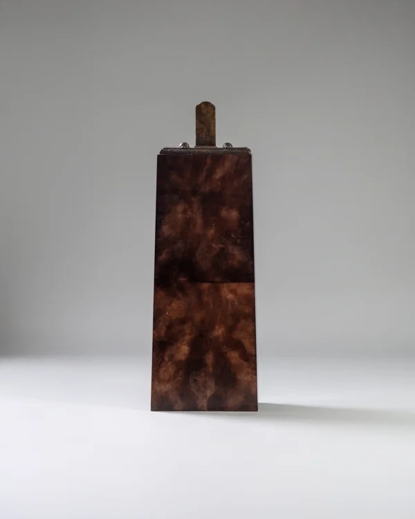 Louis Presentation Stand