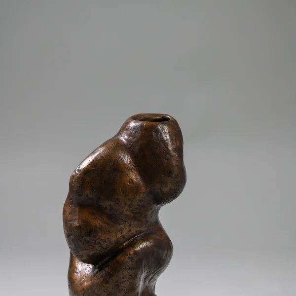 Ludwig Vase Sculpture