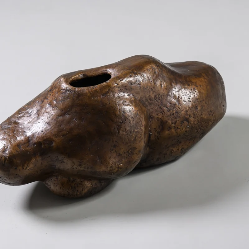 Ludwig Vase Sculpture