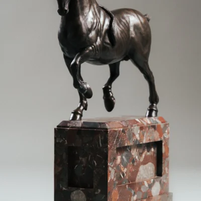 Pferd Sculpture