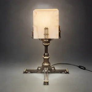 Lampe Laiton Carrée – Patinated Brass