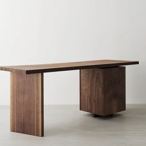 Mira Desk