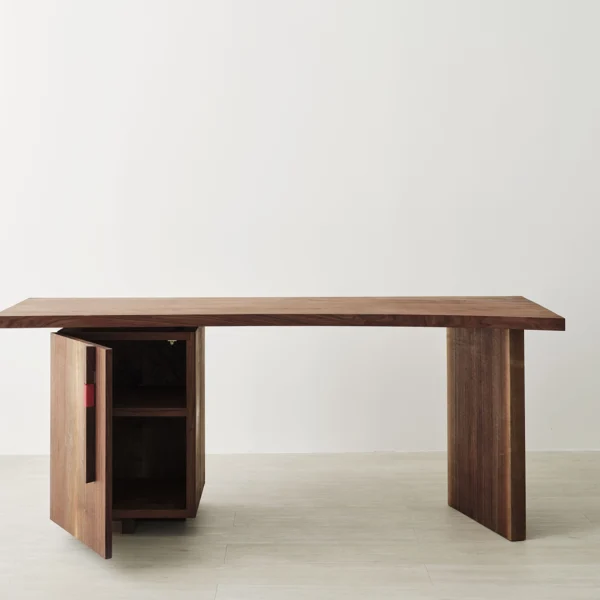 Mira Desk