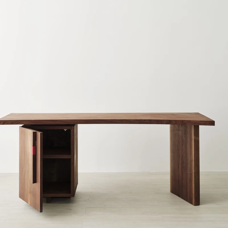 Mira Desk