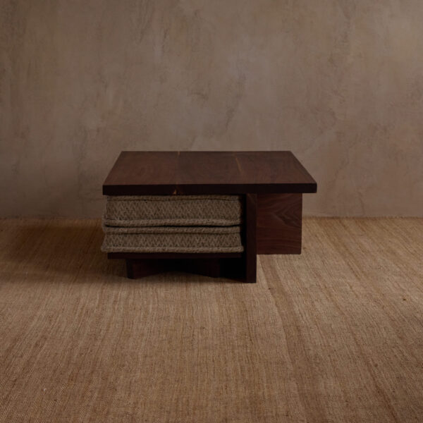 Noa Coffee Table & Ottomans