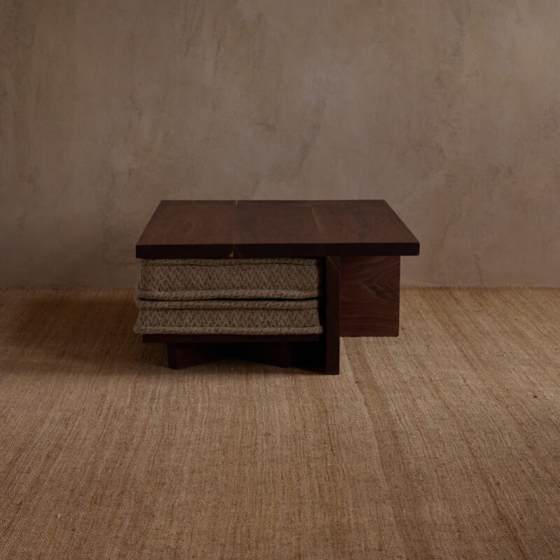 Noa Coffee Table & Ottomans
