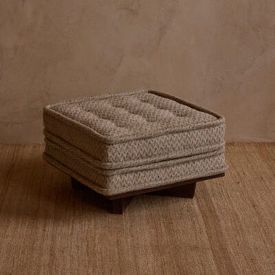 Noa Coffee Table & Ottomans