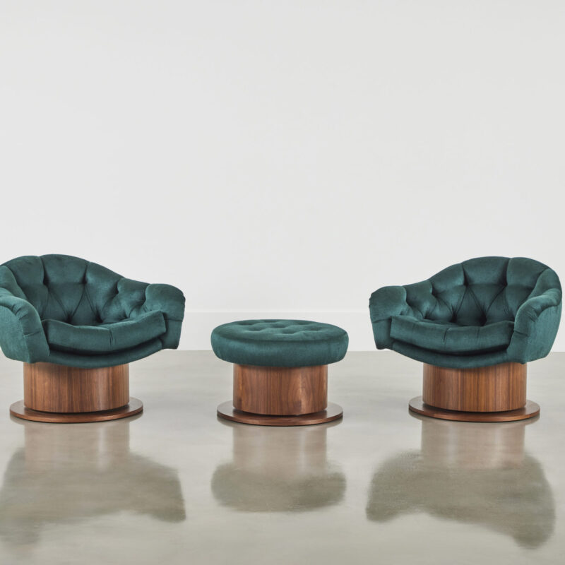 Turn Around Club Ottoman