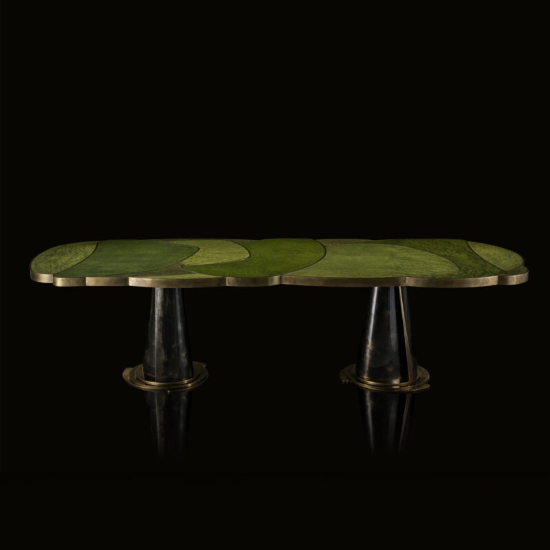 Chara Lily Table
