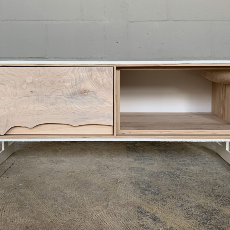 OUTSIDE IN Side Table – Metal Legs