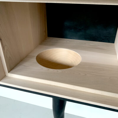 OUTSIDE IN Console in Maple- Wall Mounted – 29”