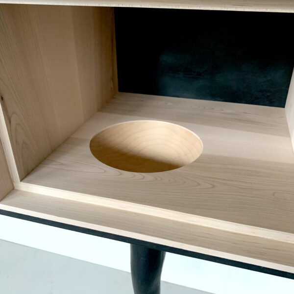 OUTSIDE IN Console in Maple- Wall Mounted – 29”