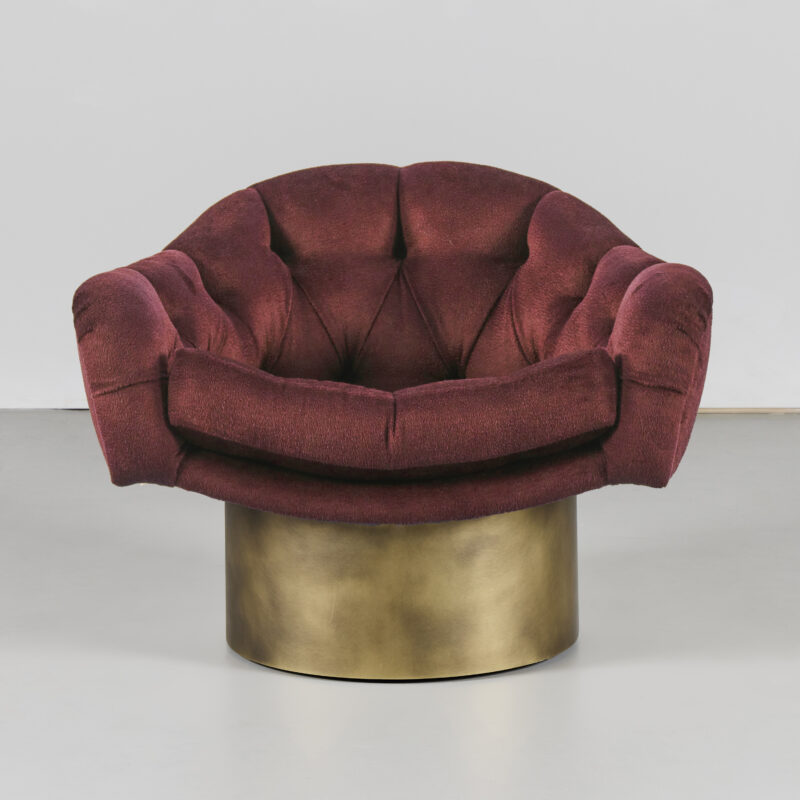 Column Turn Around Swivel Chair