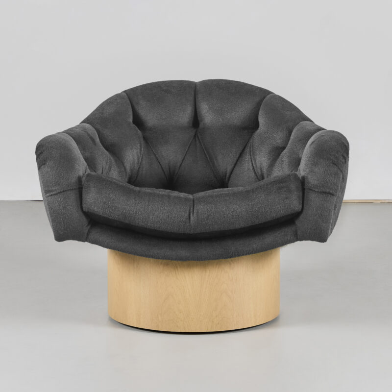 Column Turn Around Swivel Chair