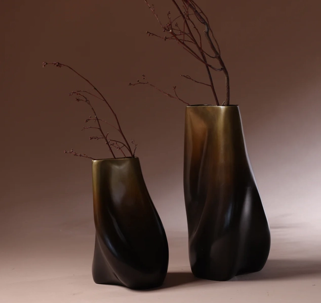 Nashi Vase by Elan Atelier